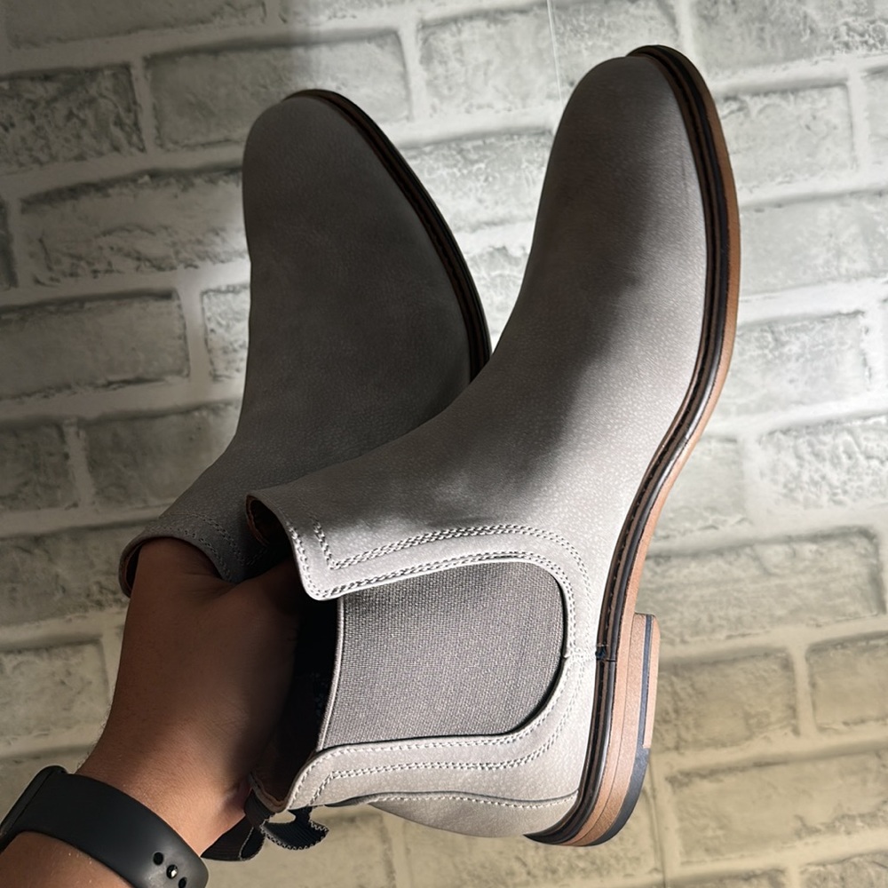 Men Grey Chelsea Boot - Picture 2 of 5